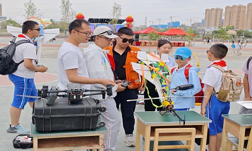 新疆青少年无人机培训:保华润天航空提供飞行技能学习