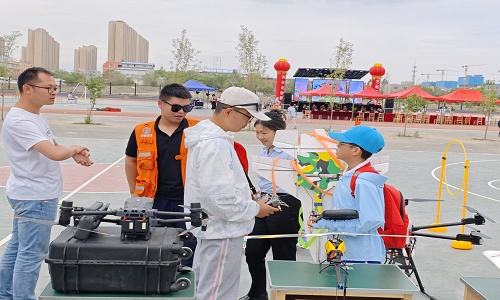 青年职业新选择：低空经济发展与保华润天航空无人机培训