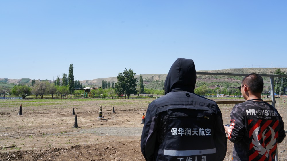 无人机飞行小课堂：用大白话讲透飞行原理